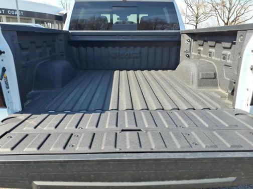 Glacier White Tricoat 2026 GMC Sierra 1500 Denali