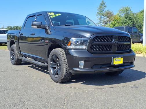 2018 RAM 1500 Night Crew Cab 4x4 5'7' Box