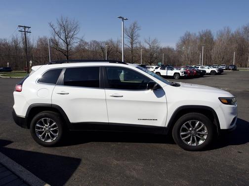 Bright White Clearcoat 2022 Jeep Cherokee Latitude Lux