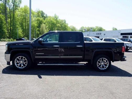 Onyx Black 2017 GMC Sierra 1500 SLT