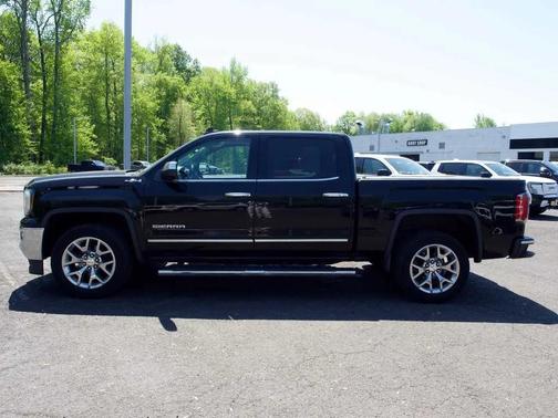 Onyx Black 2017 GMC Sierra 1500 SLT