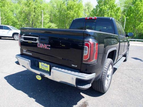 Onyx Black 2017 GMC Sierra 1500 SLT
