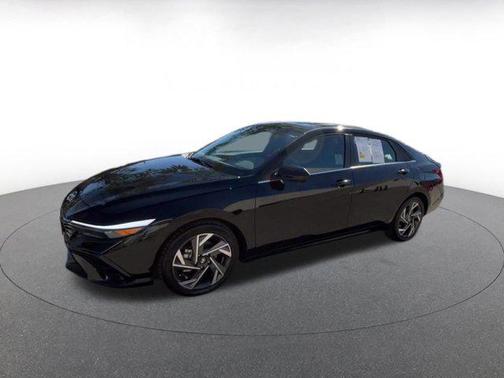 2025 Hyundai ELANTRA SEL