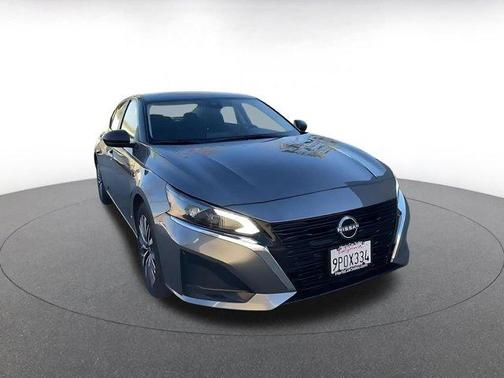 Gun Metallic 2025 Nissan Altima SV FWD