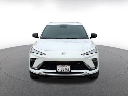 Summit White 2025 Buick Envista Sport Touring FWD