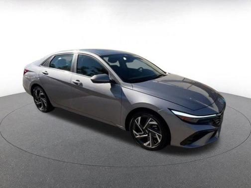 2025 Hyundai ELANTRA SEL