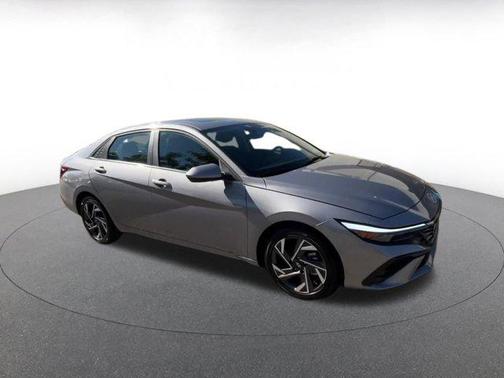 2025 Hyundai ELANTRA SEL