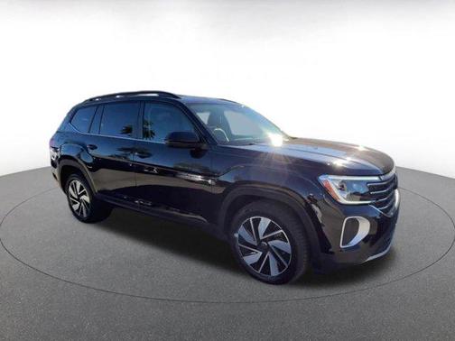 2025 Volkswagen Atlas 2.0T SE w/Technology 4MOTION