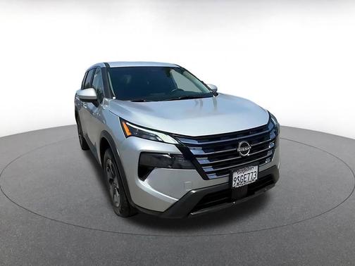 Brilliant Silver Metallic 2025 Nissan Rogue SV