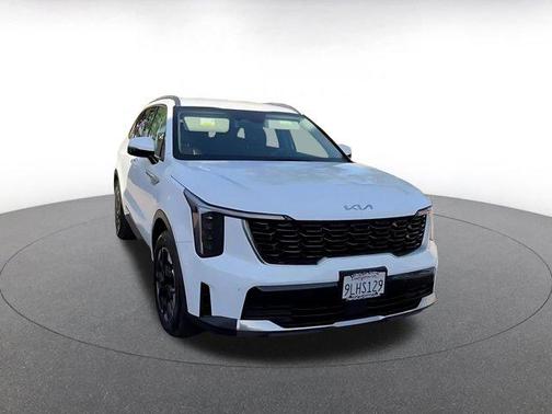 Glacial White Pearl 2024 Kia Sorento S