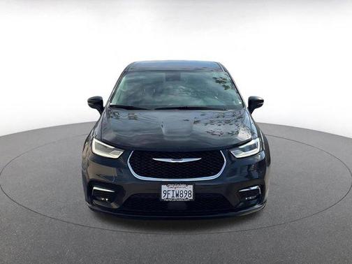 Brilliant Black Crystal Pearlcoat 2023 Chrysler Pacifica Hybrid Touring L