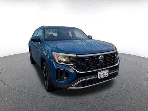 2025 Volkswagen Atlas Cross Sport 2.0T SE w/Technology 4MOTION