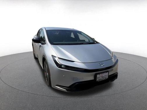 2025 Toyota Prius LE