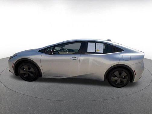 2025 Toyota Prius LE
