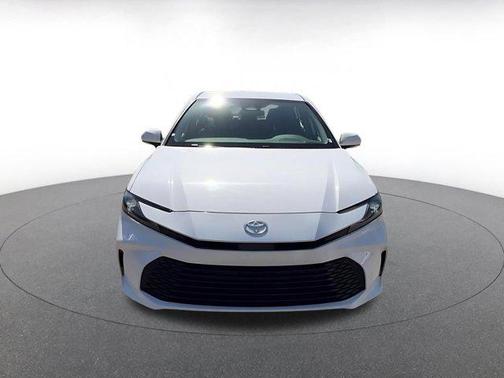 Ice Cap 2025 Toyota Camry LE