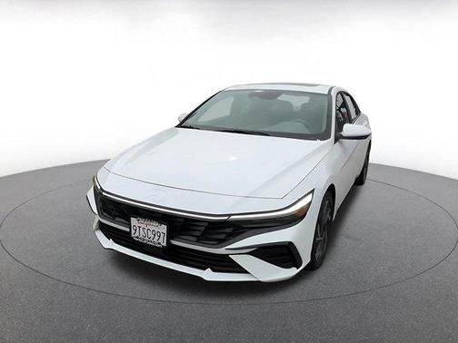 2025 Hyundai ELANTRA SEL