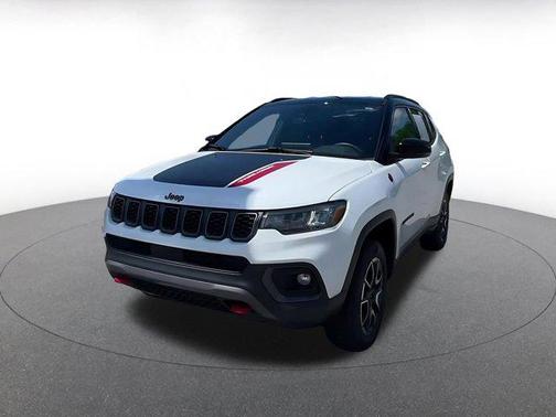 Bright White Clearcoat 2025 Jeep Compass Trailhawk