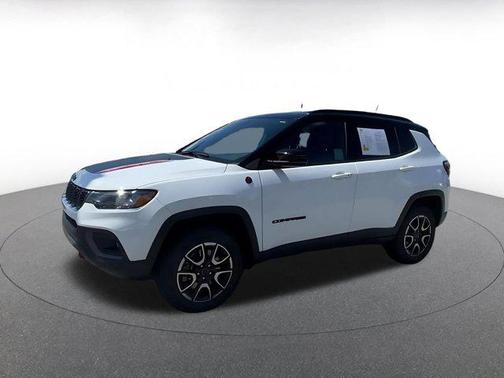 Bright White Clearcoat 2025 Jeep Compass Trailhawk