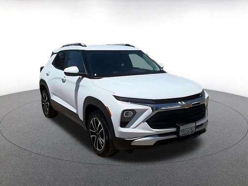 Summit White 2025 Chevrolet Blazer 2LT