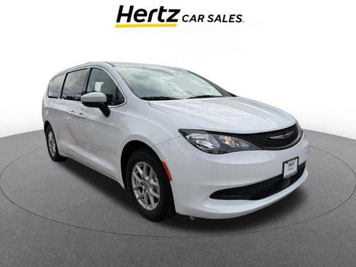 Bright White Clearcoat 2023 Chrysler Voyager LX