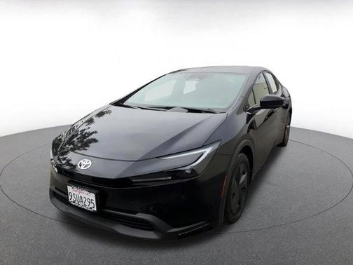 2025 Toyota Prius LE