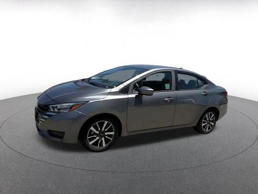 Gun Metallic 2025 Nissan Versa 1.6 SV