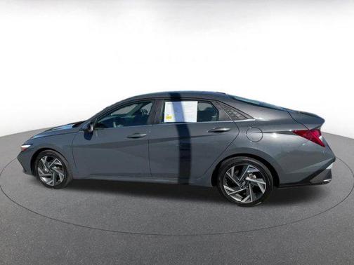 2025 Hyundai ELANTRA SEL