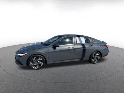 2025 Hyundai ELANTRA SEL