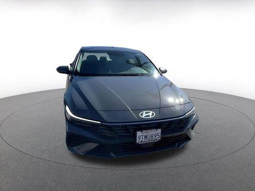 2025 Hyundai ELANTRA SEL