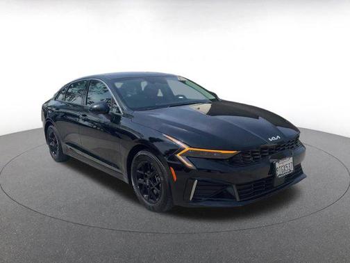 Aurora Black Pearl 2025 Kia K5 LXS