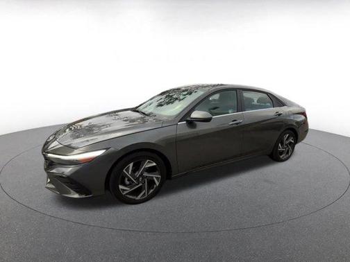 2025 Hyundai ELANTRA SEL