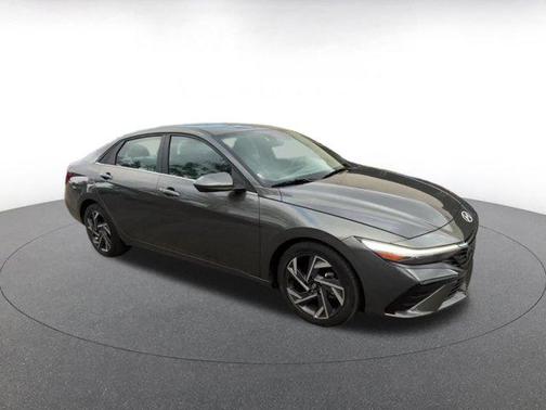 2025 Hyundai ELANTRA SEL