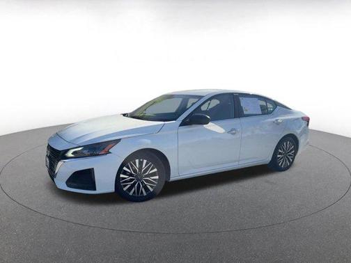 2025 Nissan Altima SV FWD