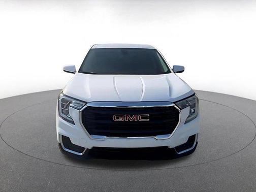 Summit White 2024 GMC Terrain SLE