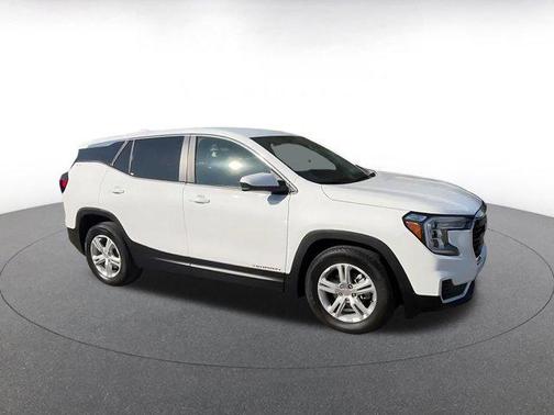 Summit White 2024 GMC Terrain SLE