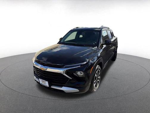 Mosaic Black Metallic 2025 Chevrolet Trailblazer LT