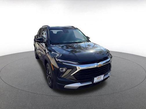 Mosaic Black Metallic 2025 Chevrolet Trailblazer LT