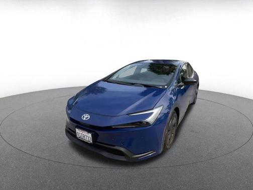 2025 Toyota Prius LE