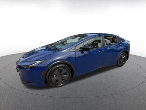 2025 Toyota Prius LE