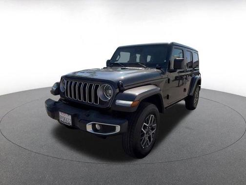 2025 Jeep Wrangler 4-Door Sahara 4x4