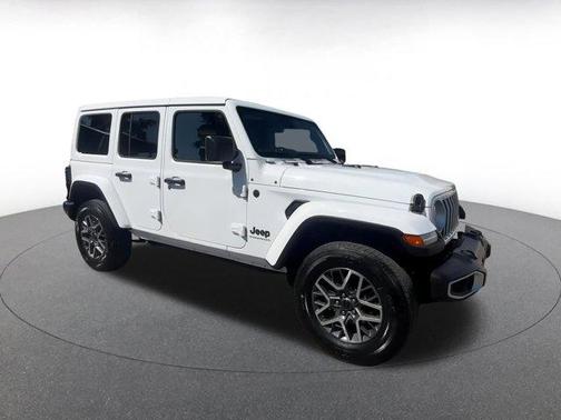 2025 Jeep Wrangler 4-Door Sahara 4x4