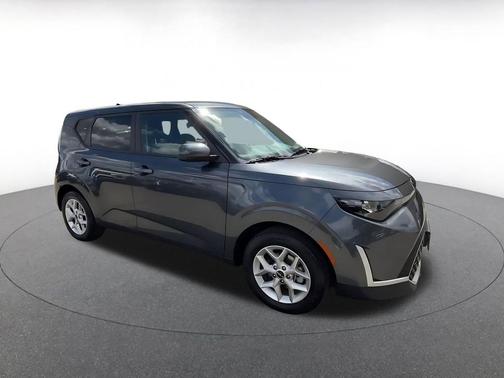 Gravity Gray 2025 Kia Soul LX