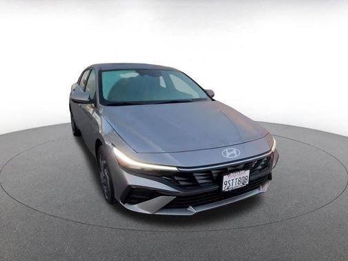 2025 Hyundai ELANTRA HEV Limited