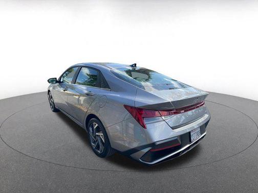 2025 Hyundai ELANTRA HEV Limited