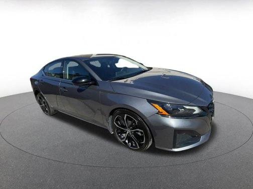 2025 Nissan Altima SR FWD