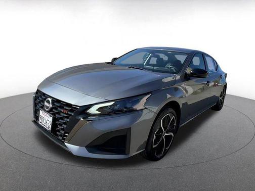 2025 Nissan Altima SR FWD