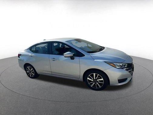 Brilliant Silver Metallic 2025 Nissan Versa 1.6 SV