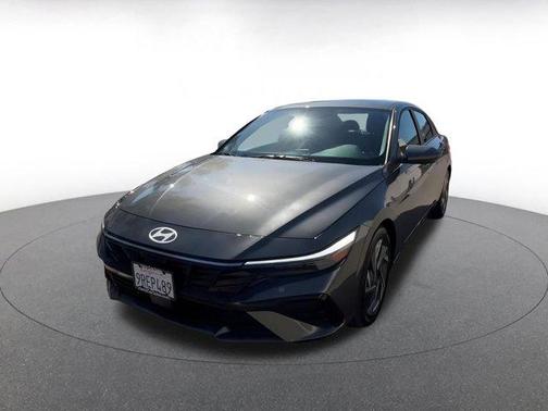 2025 Hyundai ELANTRA SEL