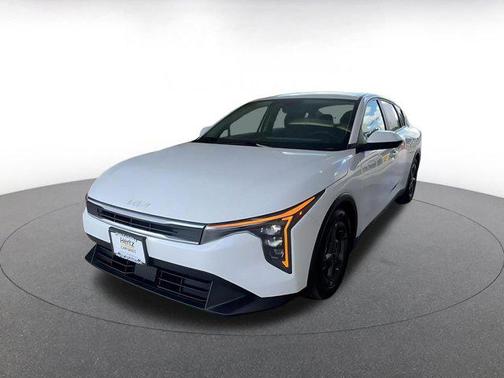 Snow White Pearl 2025 Kia K4 LXS