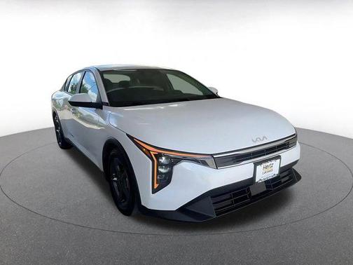 Snow White Pearl 2025 Kia K4 LXS
